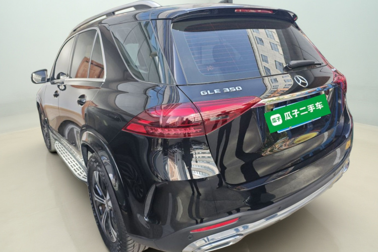 奔驰GLE 2024款 GLE 350 4MATIC 动感型车身外观5