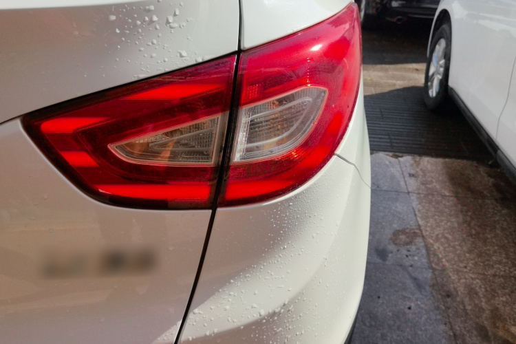 北京现代ix35 2013款 2.0L 自动两驱智能型GLS 国IV车身外观9