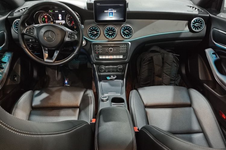 奔驰CLA 2017款 改款 CLA 200 动感型中控内饰12