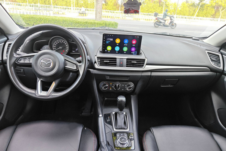 马自达3 昂克赛拉 2017款 两厢 1.5L 自动舒适型 国V中控内饰7001