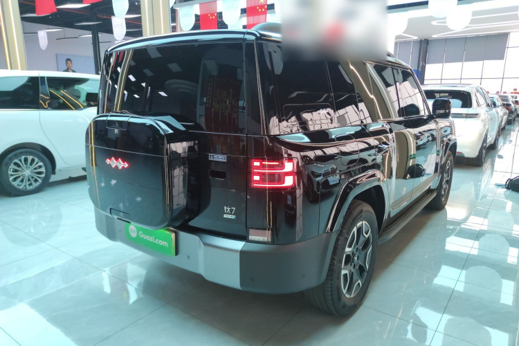 方程豹 钛7 2025款 200KM两驱Max版车身外观7