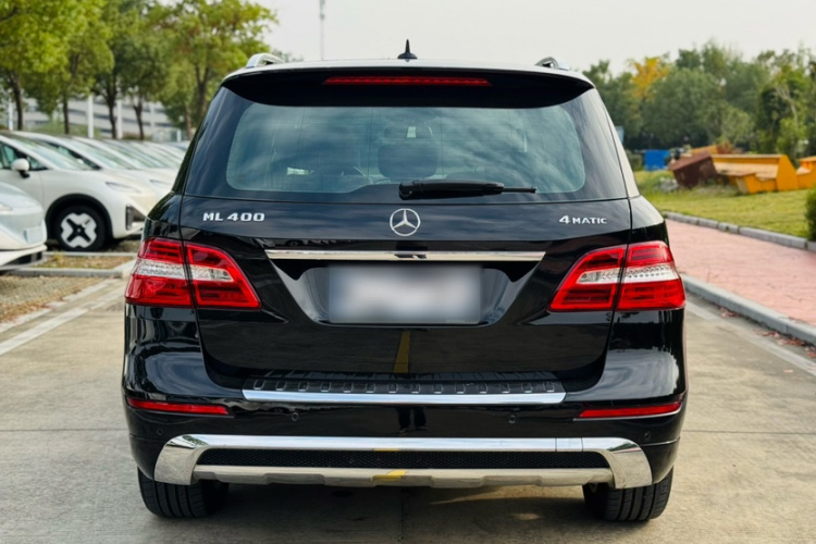 奔驰M级 2014款 ML 400 4MATIC动感型车身外观6013