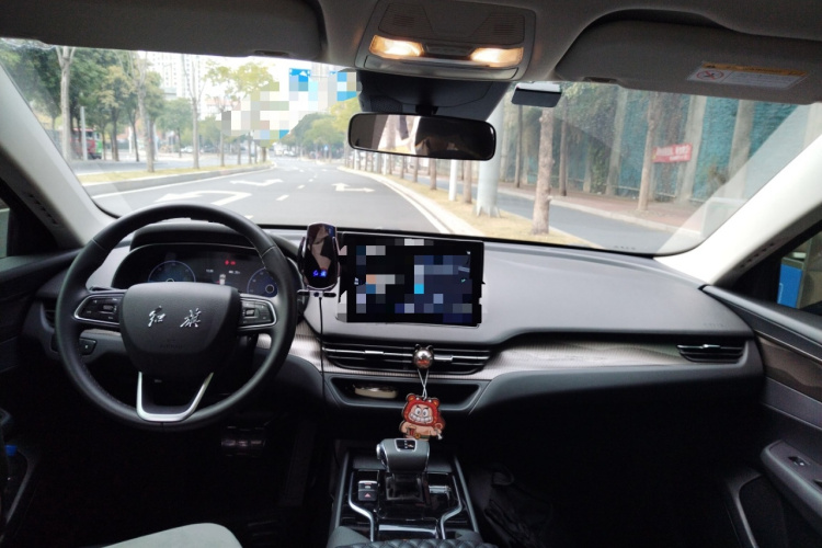 红旗E-QM5 2022款 431km 充电乐享版中控内饰12