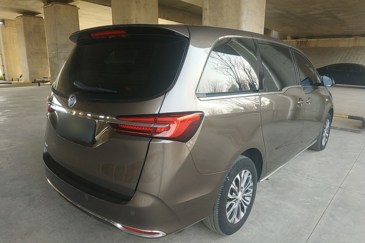 别克GL8 2023款 陆上公务舱 舒适型车身外观7