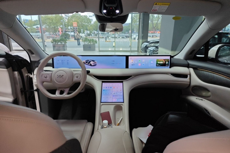 智己汽车 智己LS6 2025款 长续航灵蜥智享版中控内饰7002