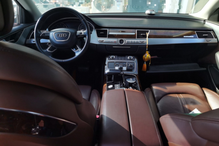 奥迪A8 2013款 A8L 45 TFSI quattro豪华型中控内饰12