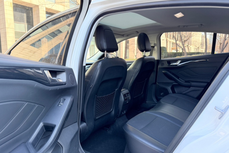 福特 福克斯 2021款 两厢 EcoBoost 180 自动锋潮型中控内饰7003