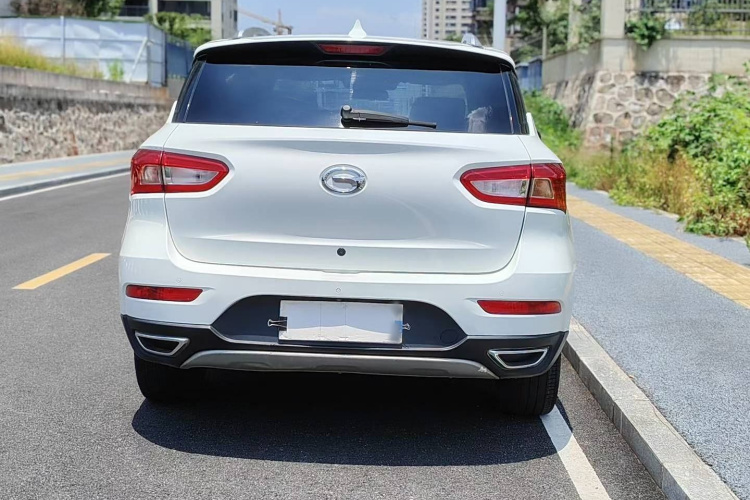 广汽传祺 传祺GS4 2017款 235T 自动两驱豪华智联版车身外观6004