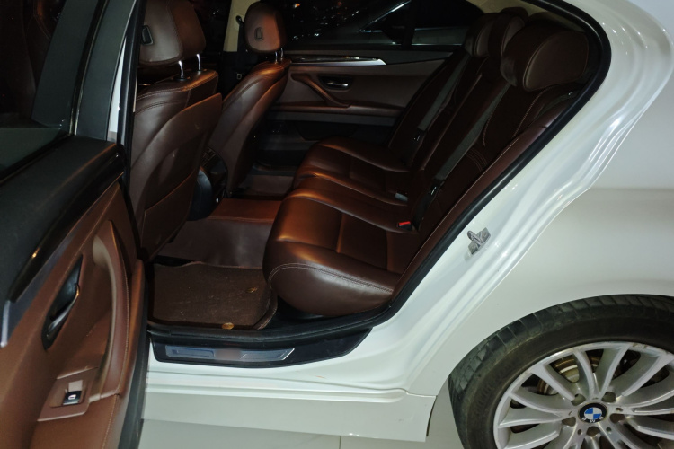 宝马5系 2014款 525Li 豪华设计套装中控内饰21