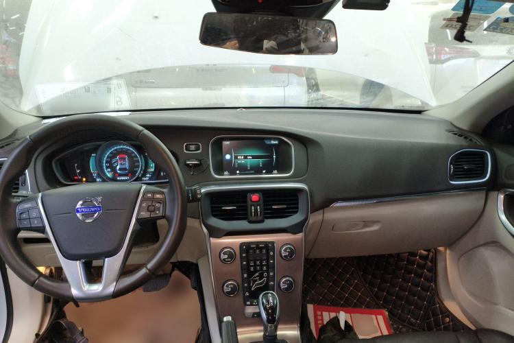 沃尔沃V40 2015款 Cross Country T5 AWD 智雅版中控内饰12