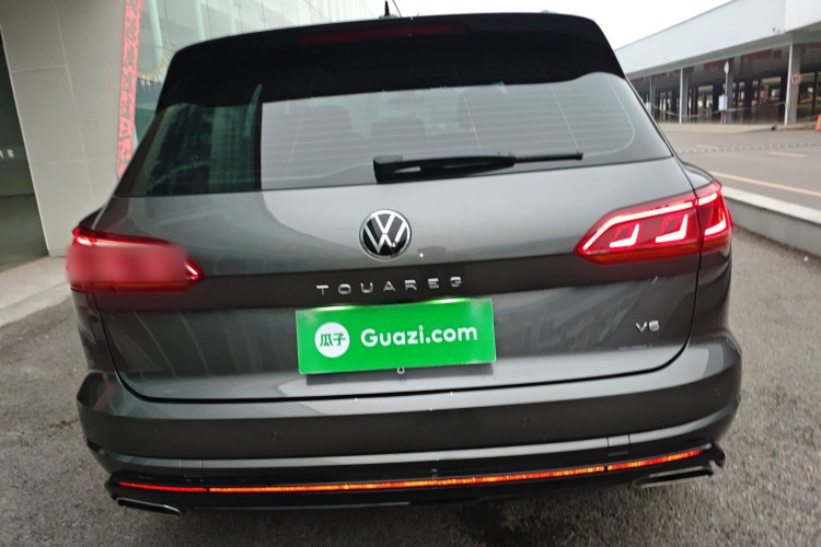 大众 途锐 2021款 3.0TSI 锐享版 曜黑运动套装车身外观6