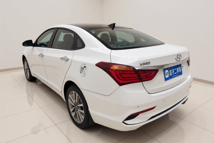 现代 名图 2017款 1.8L 自动尊贵型DLX 国V车身外观5