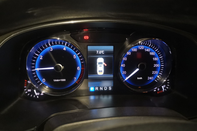 红旗H7 2015款 2.0T 豪华型局部细节14