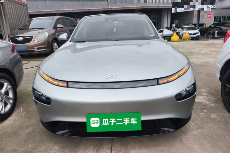 小鹏P7 2021款 480G车身外观2