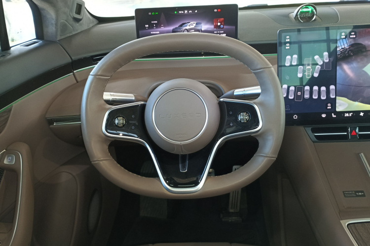 鸿蒙智行 智界R7 2025款 增程 251km Max局部细节13