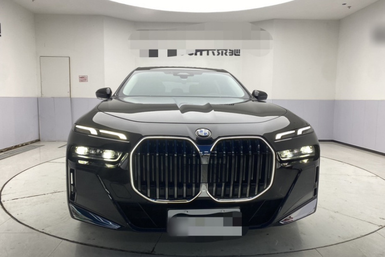 宝马7系 2023款 735Li M运动套装车身外观6002