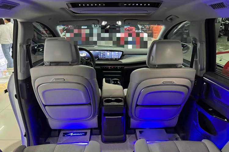 别克GL8 2025款 陆尊 尊享版中控内饰7007