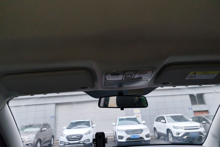 陆风X2 2017款 1.6L 手动锋锐版中控内饰22