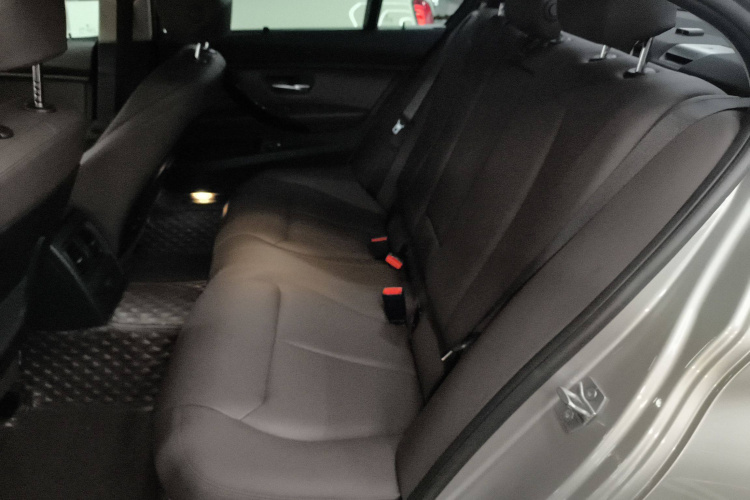 宝马3系 2019款 320Li 时尚型中控内饰7004