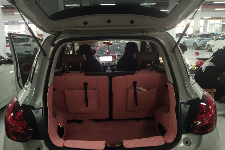 五菱汽车 五菱缤果 2025款 333km 灵犀互联款机舱底盘23