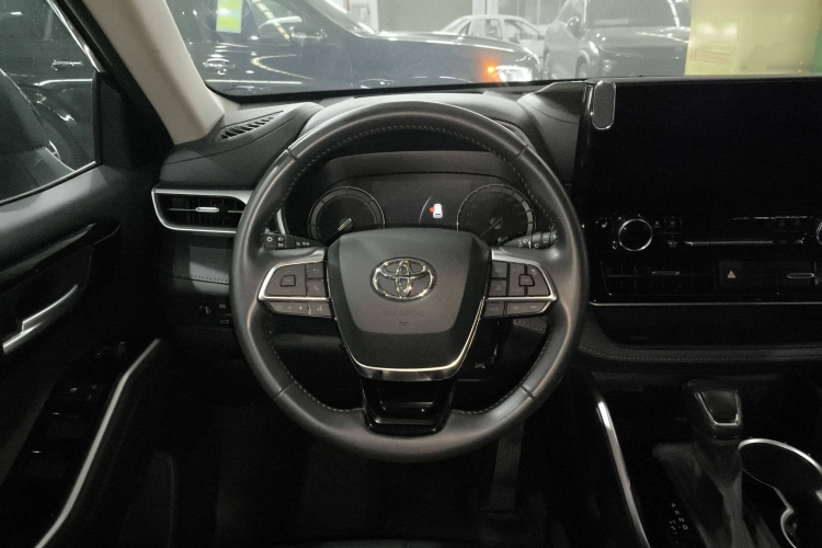 丰田 汉兰达 2023款 2.5L智能电混双擎两驱尊贵版 7座中控内饰13