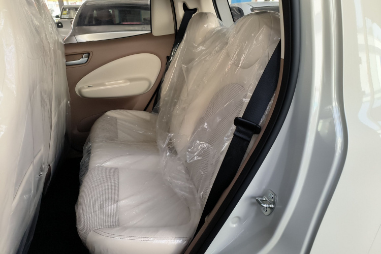 五菱汽车 宏光MINIEV 2025款 四门版 进阶款中控内饰21