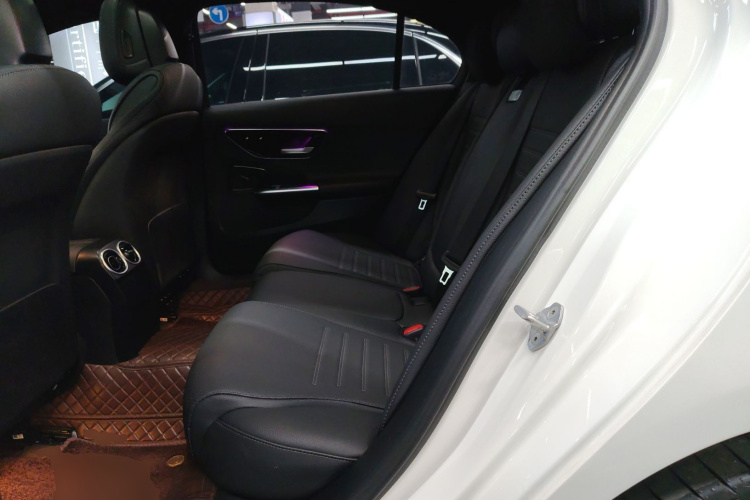 奔驰C级 2023款 改款二 C 260 L 运动版中控内饰21