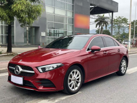 奔驰A级 2020款 改款 A 200 L 运动轿车时尚型