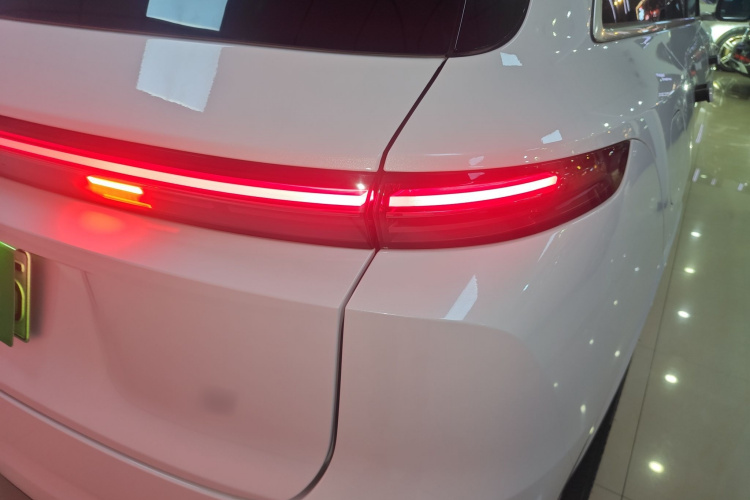 理想汽车 理想L7 2024款 MAX车身外观9