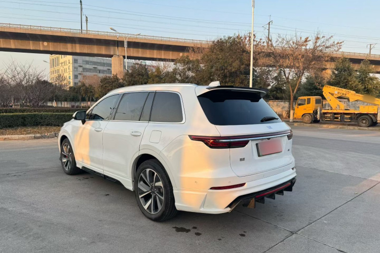 理想汽车 理想ONE 2021款 增程6座版车身外观6008