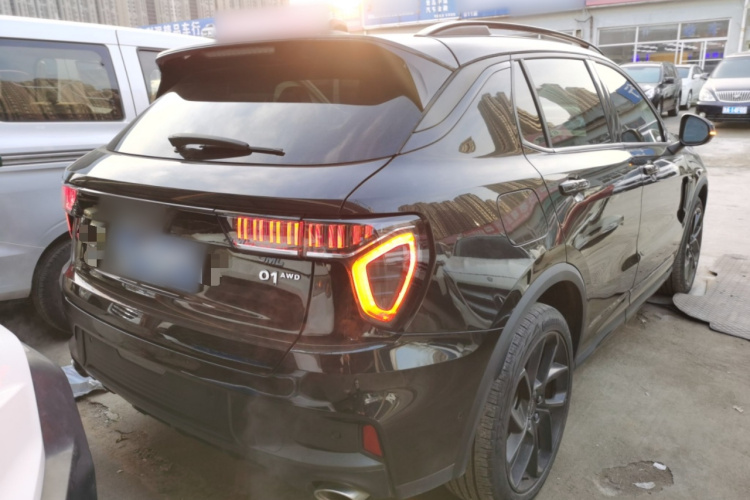 领克01 2021款 2.0TD 四驱暗夜版车身外观7