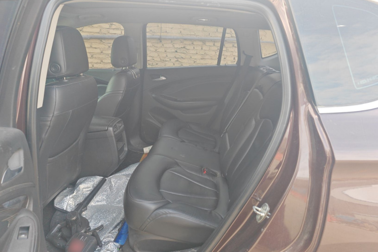 别克 昂科威 2018款 20T 两驱精英型中控内饰21