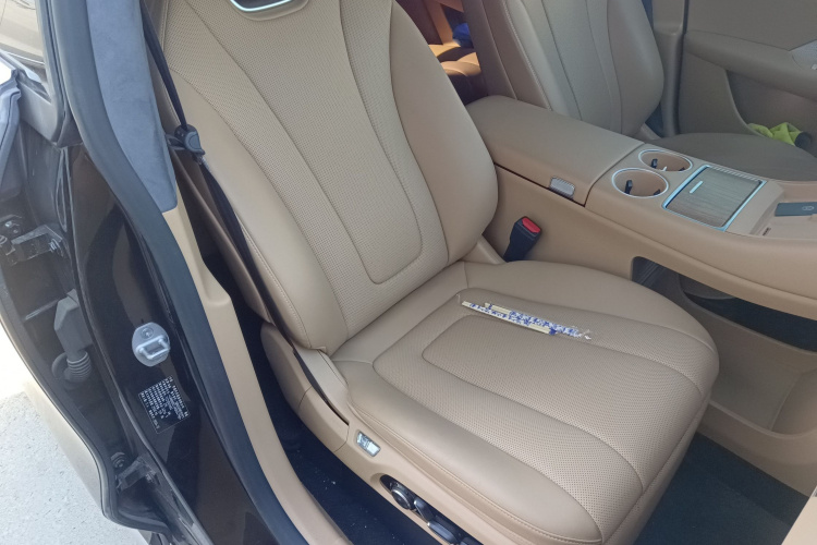 鸿蒙智行 智界R7 2024款 纯电 667km Pro局部细节41