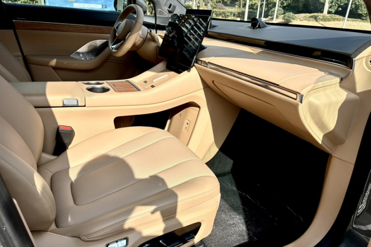 鸿蒙智行 智界R7 2025款 增程 331km Ultra局部细节41