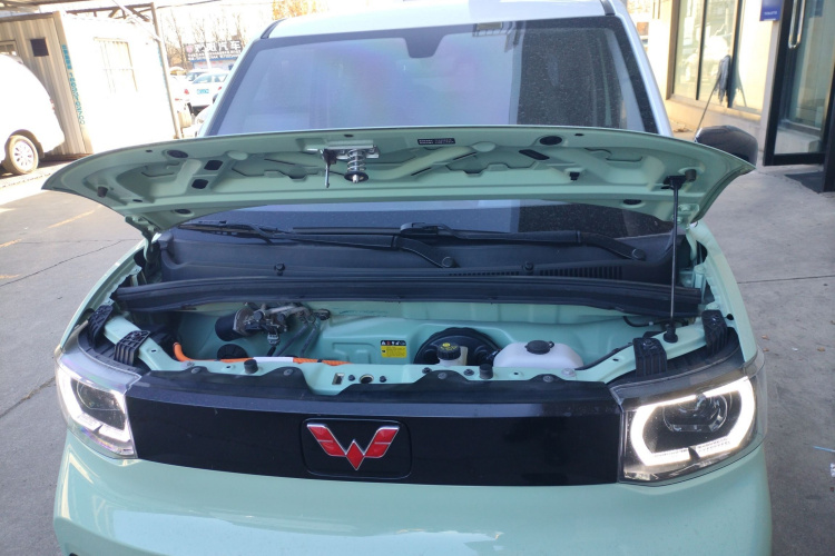 五菱汽车 宏光MINIEV 2021款 马卡龙时尚款 磷酸铁锂机舱底盘24