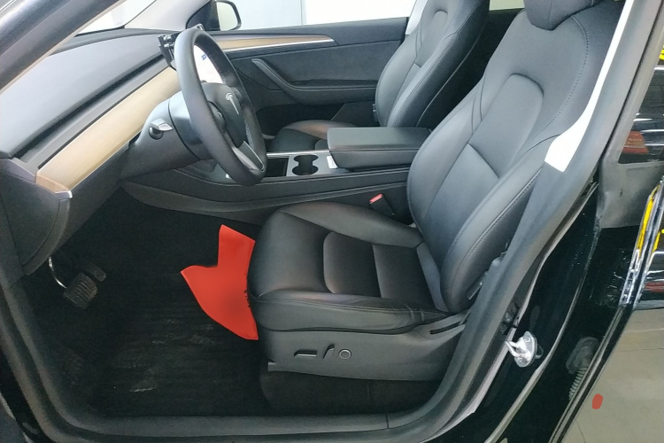 特斯拉 Model Y 2021款 标准续航后驱版局部细节19