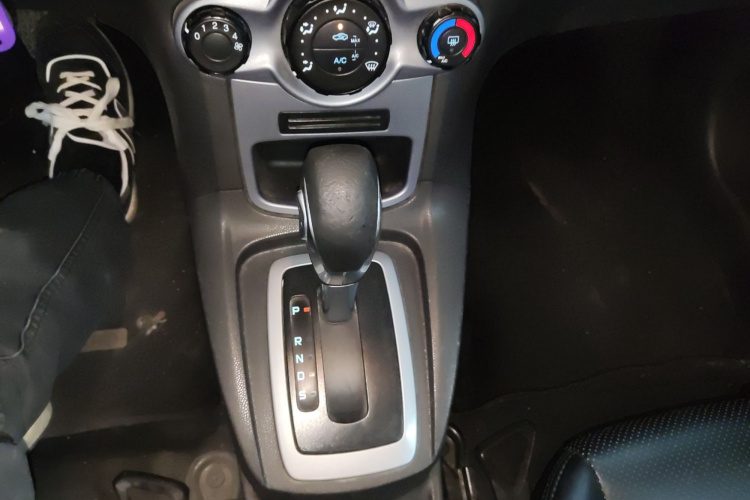 福特 嘉年华 2013款 两厢 1.5L 自动时尚型局部细节18