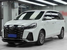 别克GL8 2023款 陆上公务舱 652T 豪华型