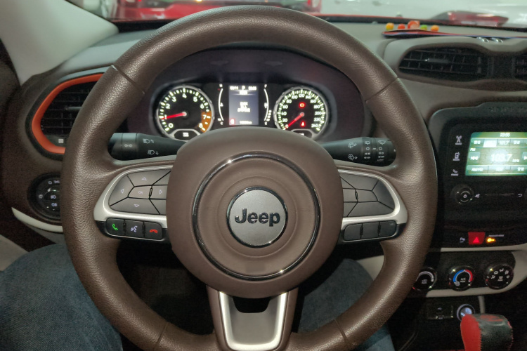 Jeep 自由侠 2016款 1.4T 自动高能版局部细节13