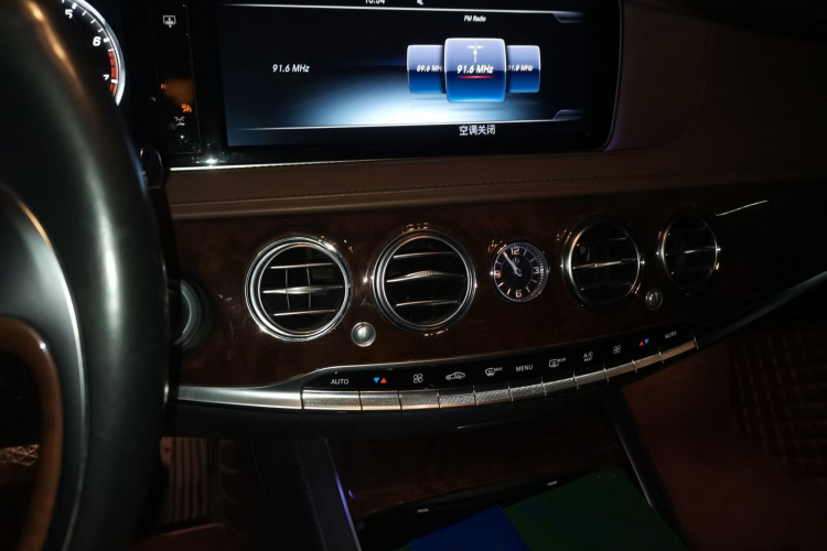 奔驰S级 2016款 S 320 L 豪华型局部细节16