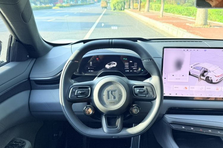 极氪001 2025款 WE版 100kWh 后驱中控内饰7002