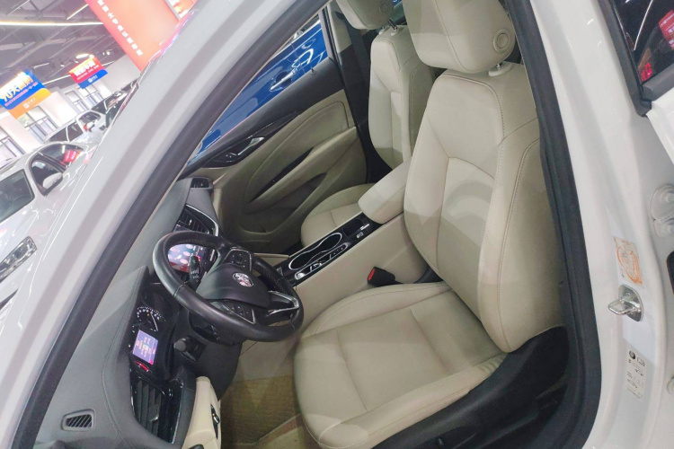 别克 君威 2020款 552T 精英型中控内饰19