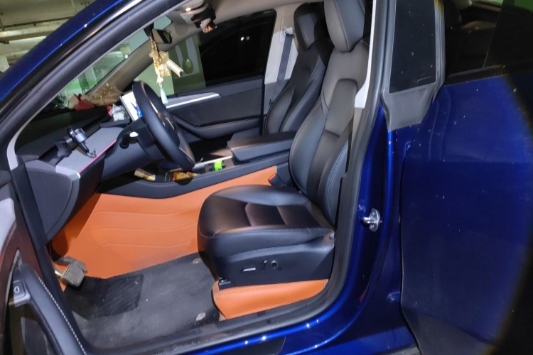 特斯拉 Model Y 2023款 长续航全轮驱动版局部细节19