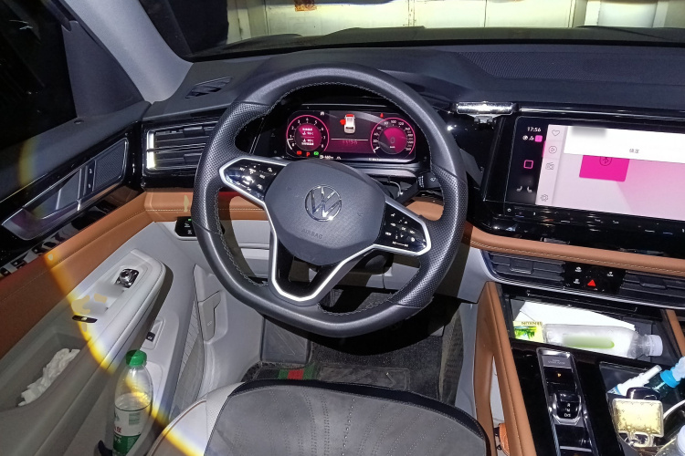 大众 途昂 2022款 380TSI 四驱尊崇豪华版中控内饰13