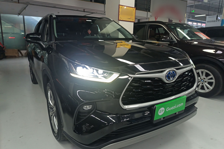 丰田 汉兰达 2022款 双擎 2.5L 四驱尊贵版 7座车身外观3