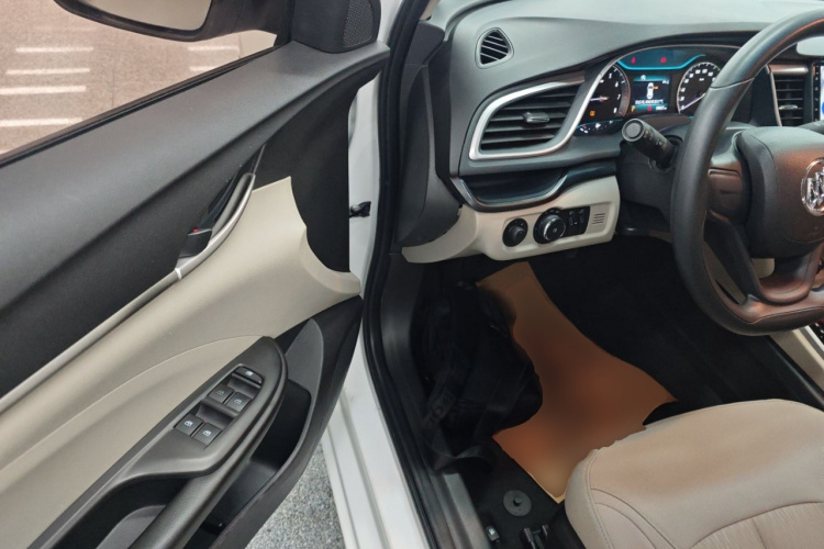 别克 英朗 2015款 15N 自动精英型中控内饰20