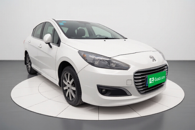 标致308 2014款 乐享版 经典 1.6L 自动风尚型车身外观3