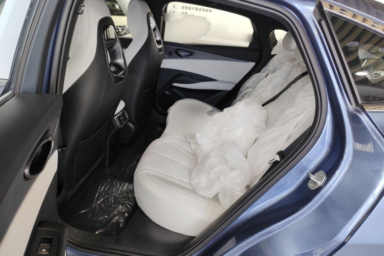 比亚迪 海豹06新能源 2024款 DM-i 120KM尊荣型中控内饰21