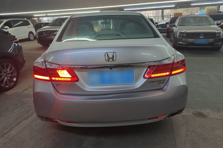 本田 雅阁 2014款 2.4L EXN 豪华导航版车身外观6