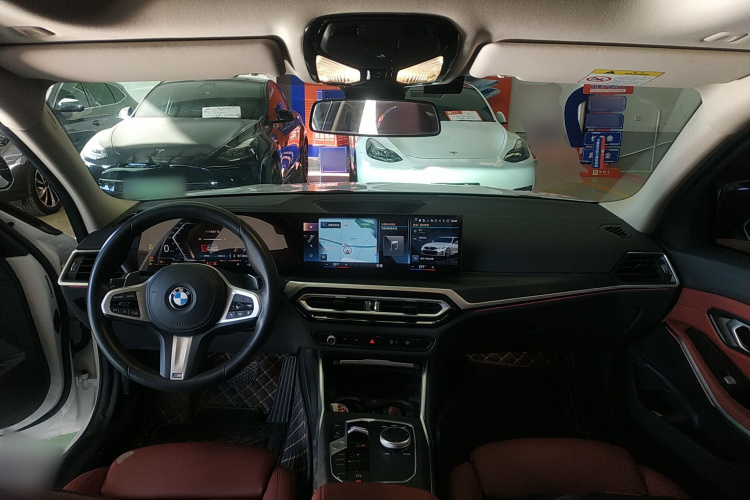 宝马3系 2023款 325i M运动套装中控内饰7002